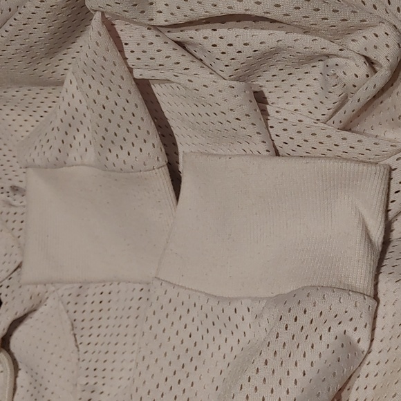 3/$25 Sommer Ray Crop Top - Picture 6 of 6